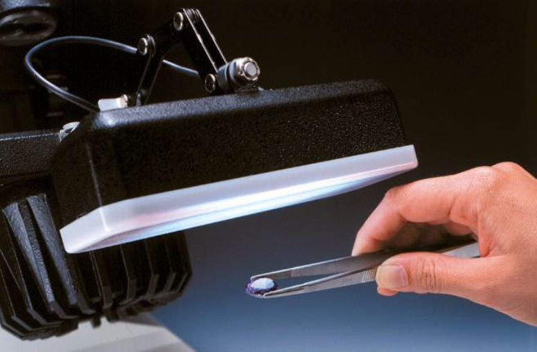 نور فلورسنت بالایی میکروسکوپ گوهرشناسی